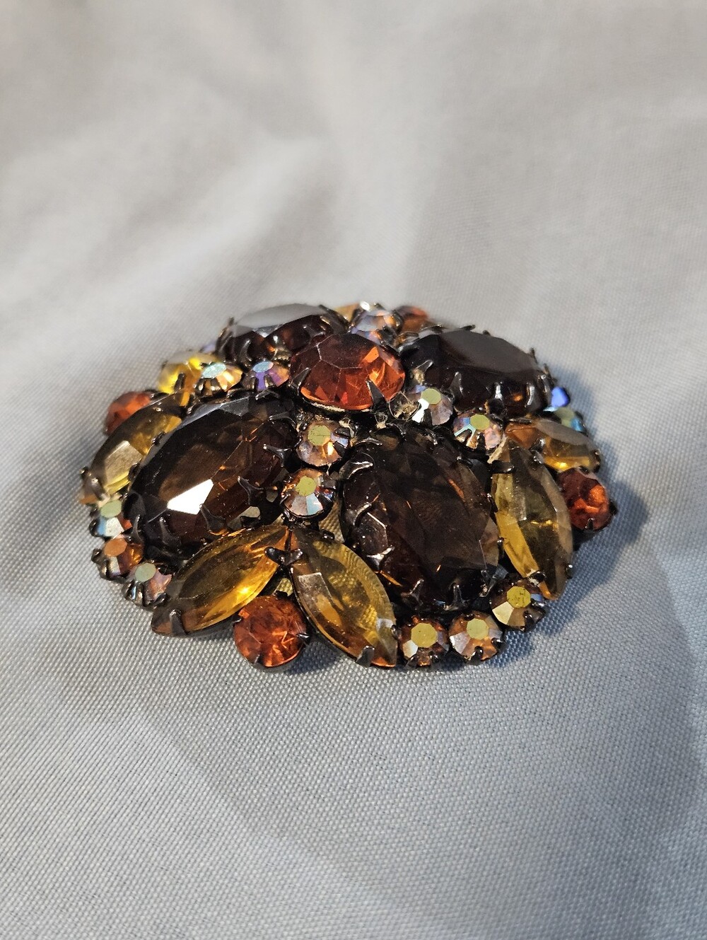 Vintage 1960s Juliana DeLizza & Elster (D&E) Domed Autumn Brooch - Picture 2 of 5